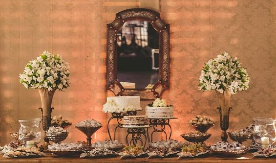 Sweet Table dekorativ auf der Hochzeit
