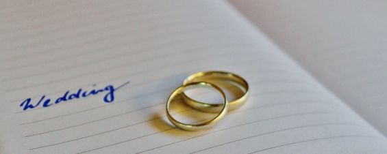 Eheringe verwahrt von Trauzeugen